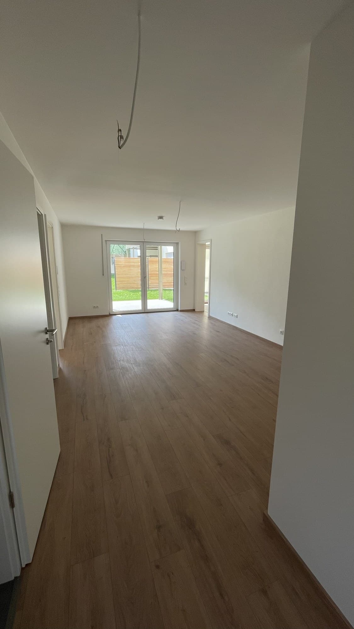 Wohn- und Essbereich mit Terrassentür